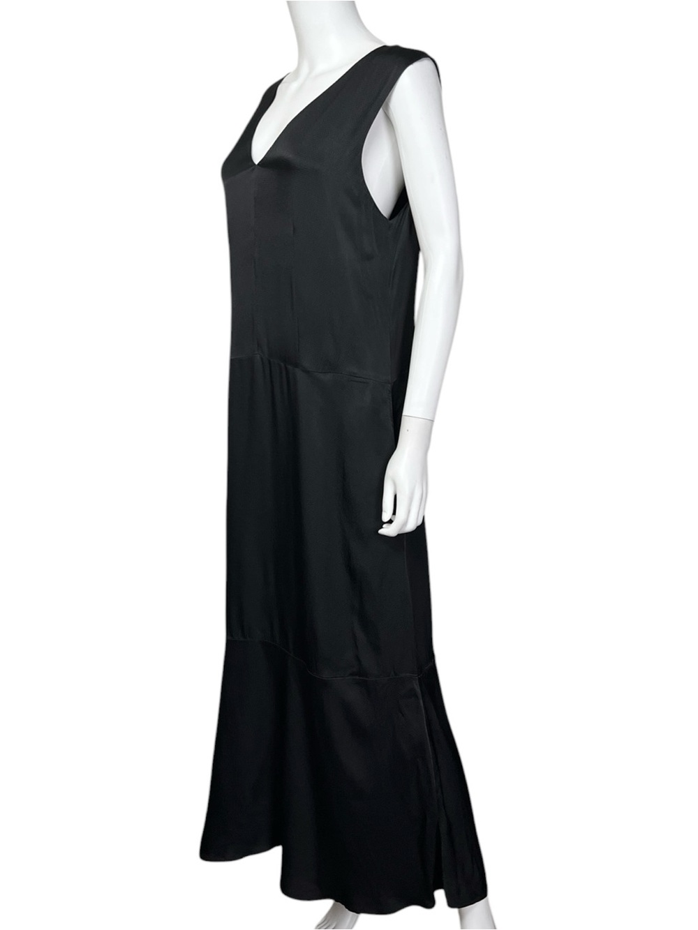 Everlane The Satin V Neck Maxi Dress in Black - sz Medium - Picture 8 of 13
